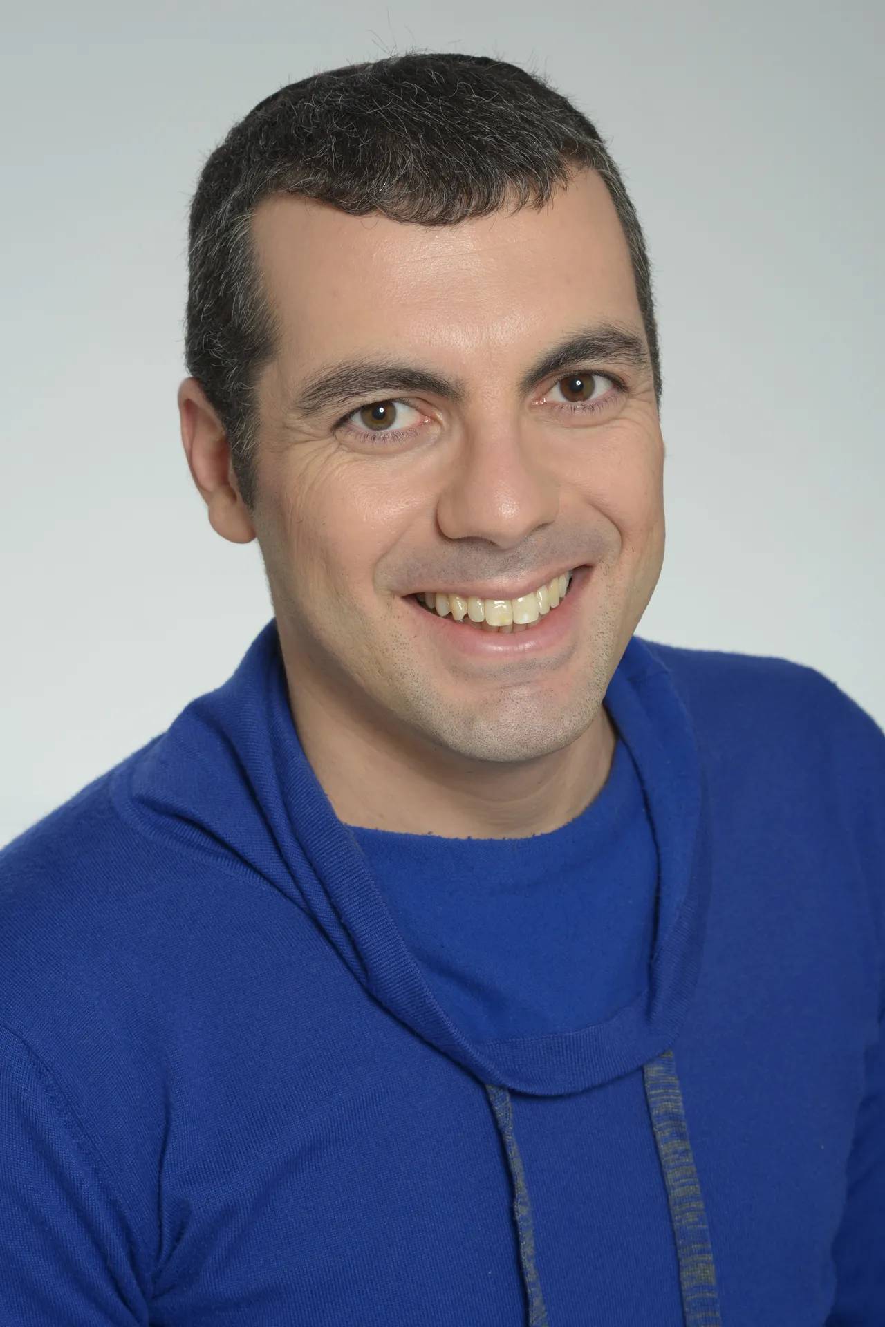 אסי צובל - תמונה ממוזערת 2